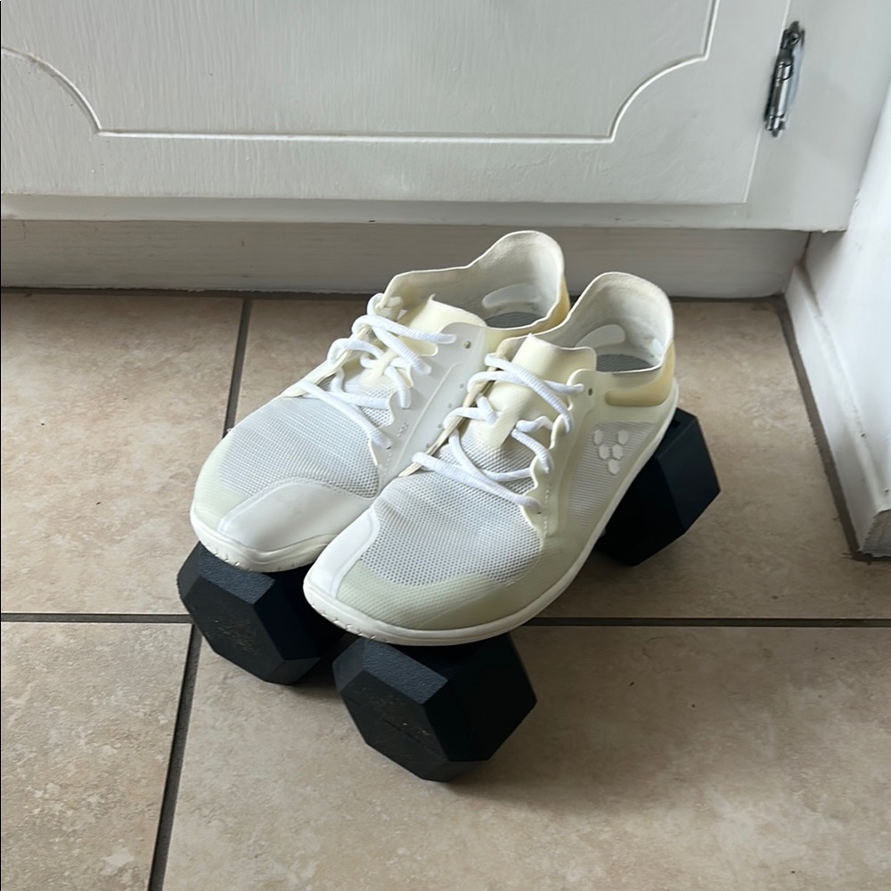 Vivo Barefoot Cream-White Minimalist Athletic Sneakers